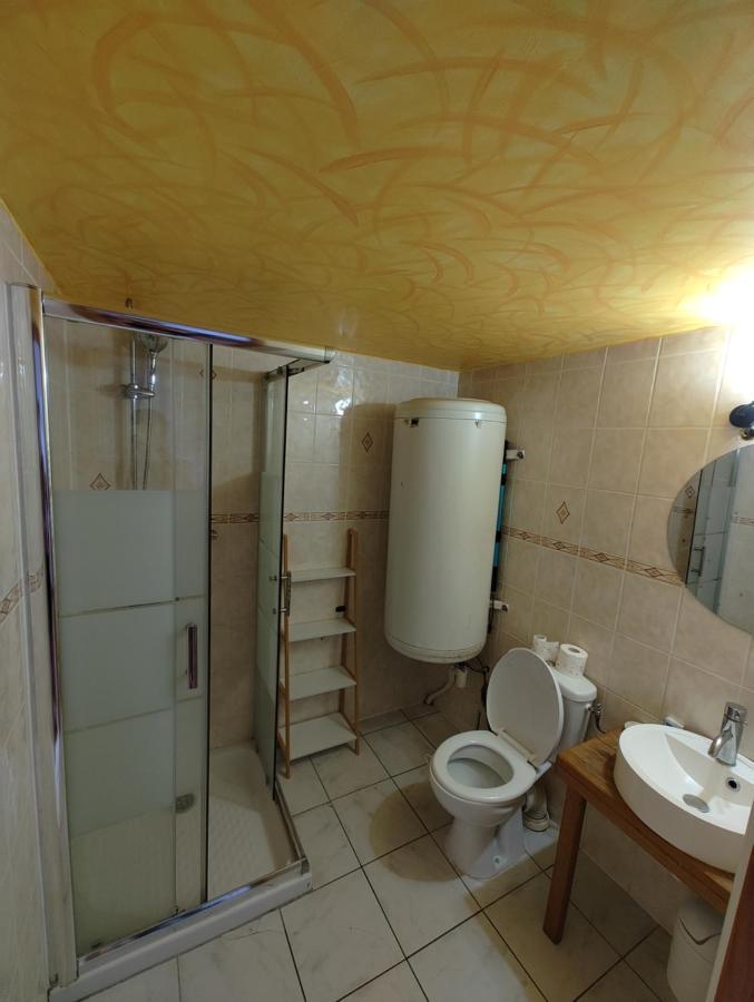 Cosy Appartement 2 Chambres Pont-de-lʼArche Zewnętrze zdjęcie